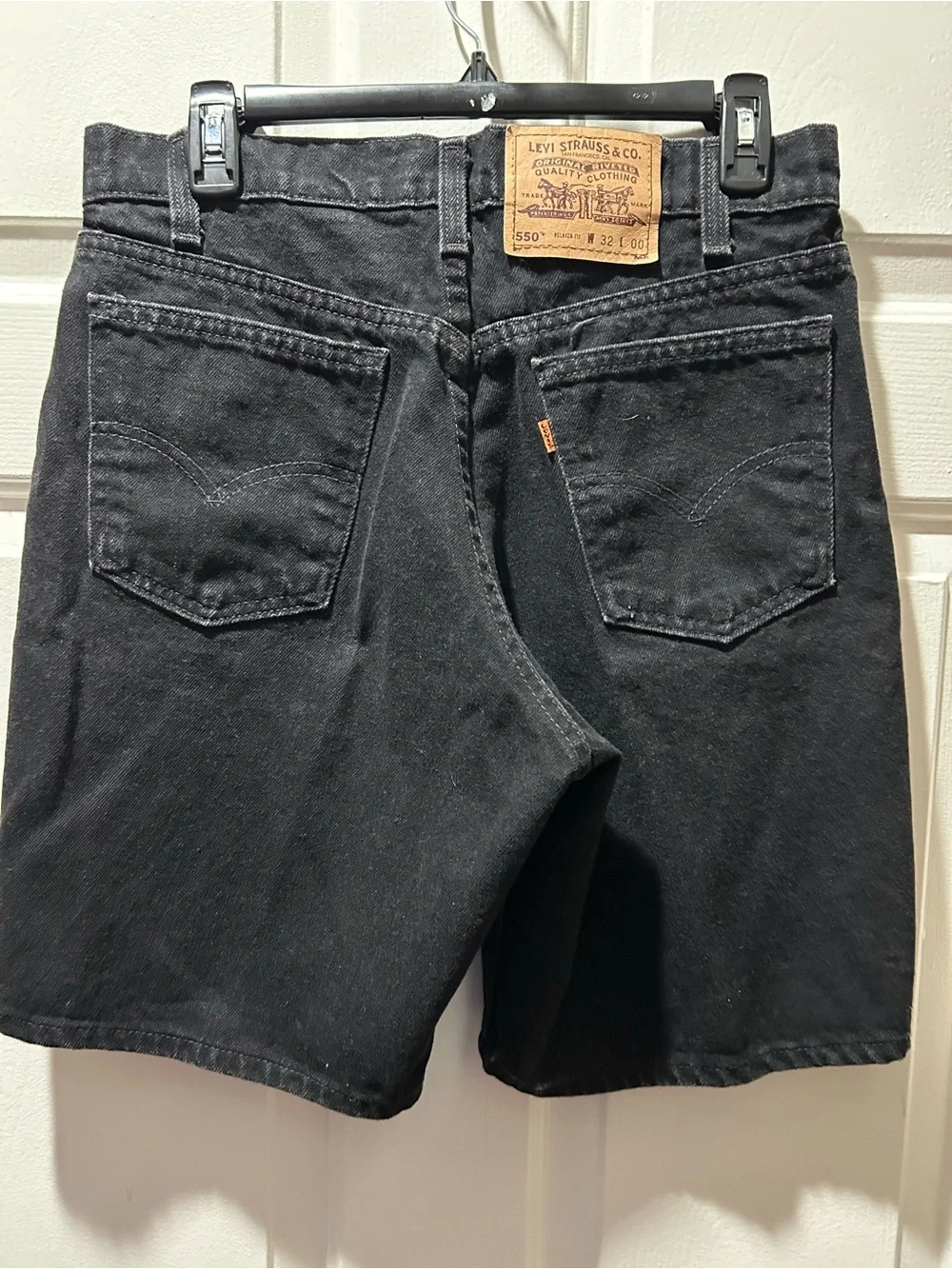 Levi's Vintage 550 Orange Tab Relaxed Fit Faded Black Denim Jean Shorts Size 32